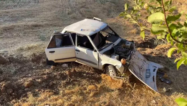 Adıyaman’da şarampole yuvarlanan otomobildeki 5 kişi yaralandı