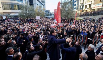 İmamoğlu kayyum atanan Esenyurt Belediyesinin karşısına Kent Lokantası açtı